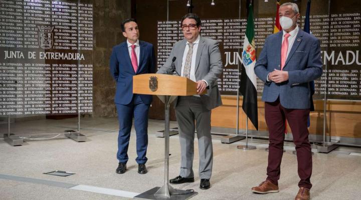 Presentación por acuerdo firmado entre Junta de Extremadura y Diputaciones de Badajoz y Cáceres